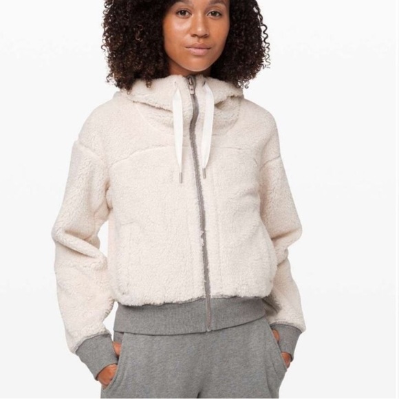 Lululemon Short Sweet and Sherpa Reversible Hoodie Jacket